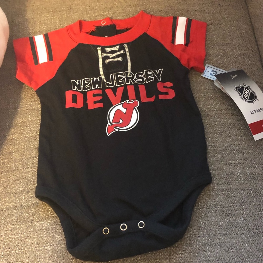 NHL NJ Devils 0-3 mo onesie NWT